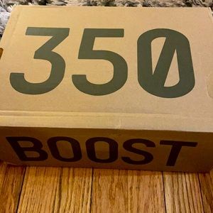 Yeezys 350 Boost V2 Tripple White